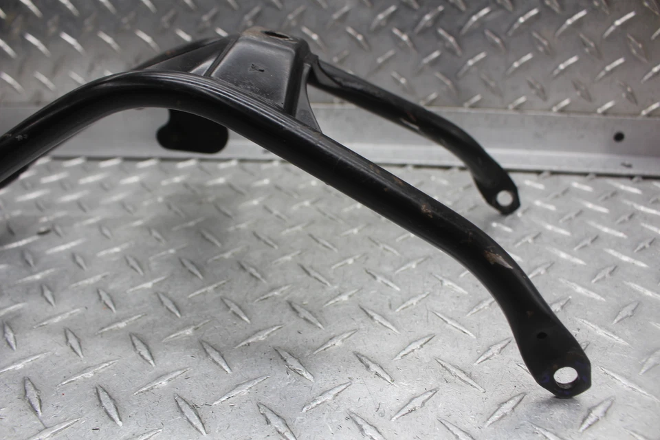 Soporte guardabarros trasero de refuerzo Suzuki DR350SE 1998 63120-14D11 Foto 4 de 4