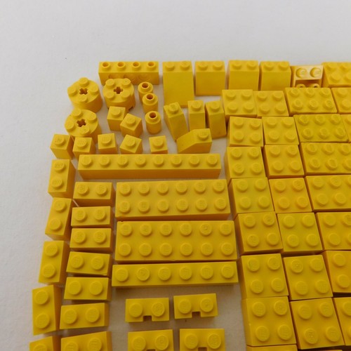 Lot of 98 Lego Yellow Classic Building Blocks Various Sizes ALL LEGO Washed - Picture 5 of 5