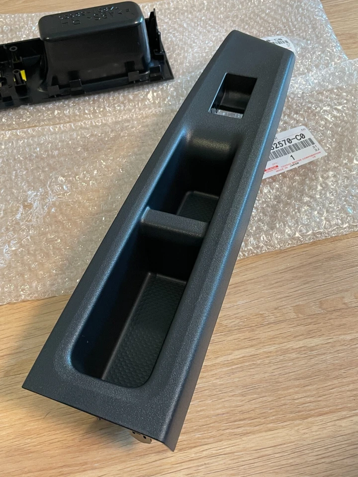 Toyota Genuine Yaris Vitz 12-19 RHD Front Door Armrest Trim Left Right Pair OEM Foto 4 de 4