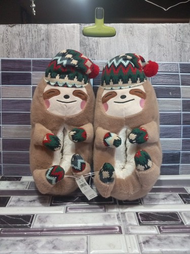 Aerie Slipper Sloth Size L