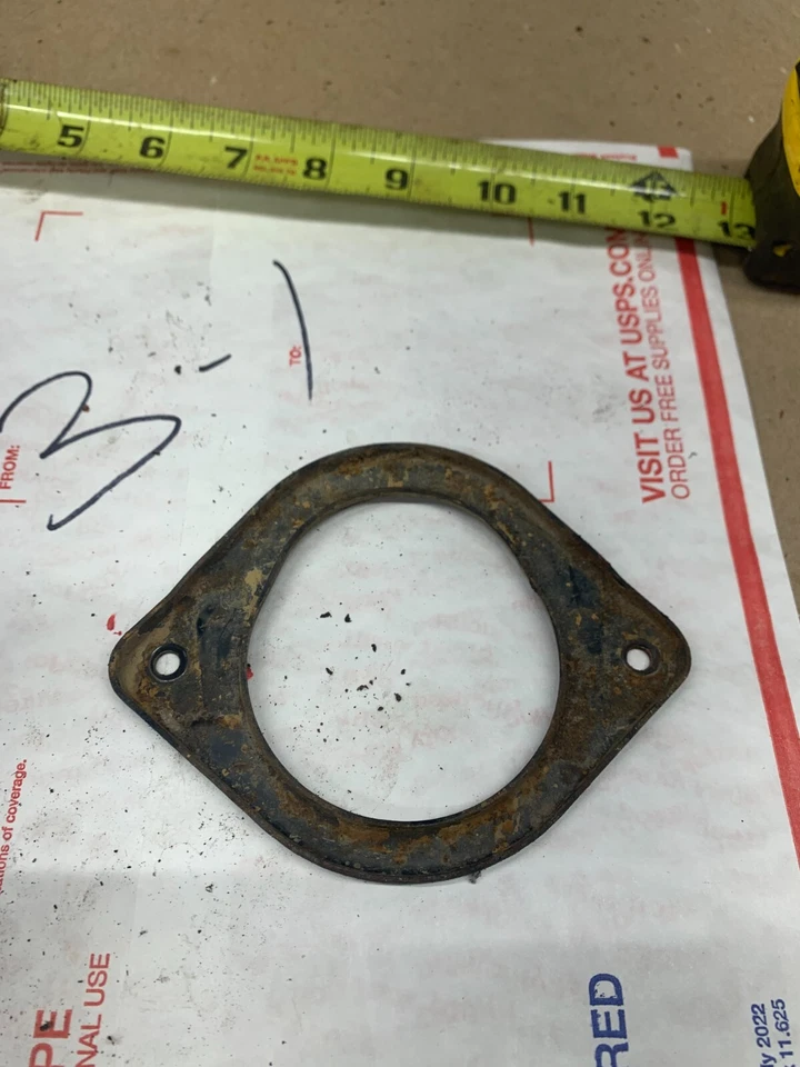 1967 70 1972 雪佛兰 GMC C10 C20 C30 STEERING COLUMN FIREWALL MOUNT BRACKET RING — 第 4/4 张图片