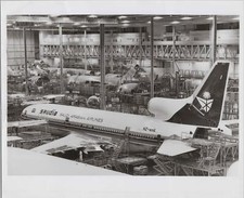SAUDIA LOCKHEED TRISTAR L-1011 HZ-AHA ORIGINAL MANUFACTURERS PHOTO FACTORY