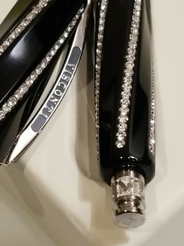 VISCONTI DIVINA ROYALE BLACK RESIN WITH 250 CRYSTALS FOUNTAIN PEN 14 K GOLD NIB - Picture 6 of 12