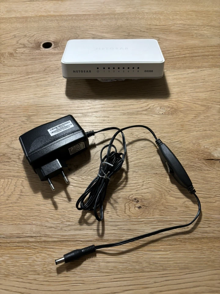 Netgear GS208 - 8-Port Gigabit Desktop Switch