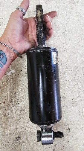 1993 HARLEY SOFTAIL Showa Rear Shocks Suspensions - Picture 8 of 8