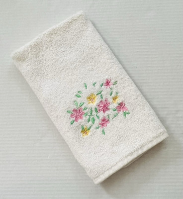 Vintage Accents by Home Innovations Hand Towel Embroidered Flowers on White