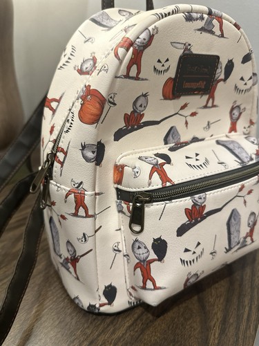 Loungefly Trick 'R Treat Sam Allover Print Mini Rucksack Handtasche - Bild 10 von 24