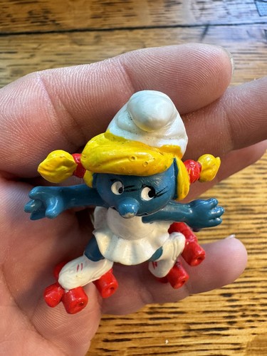 Pitufo Pitufo 1980 Schleich PEYO PATINADOR PATINADOR NIÑA COLETAS de colección - Imagen 2 de 10