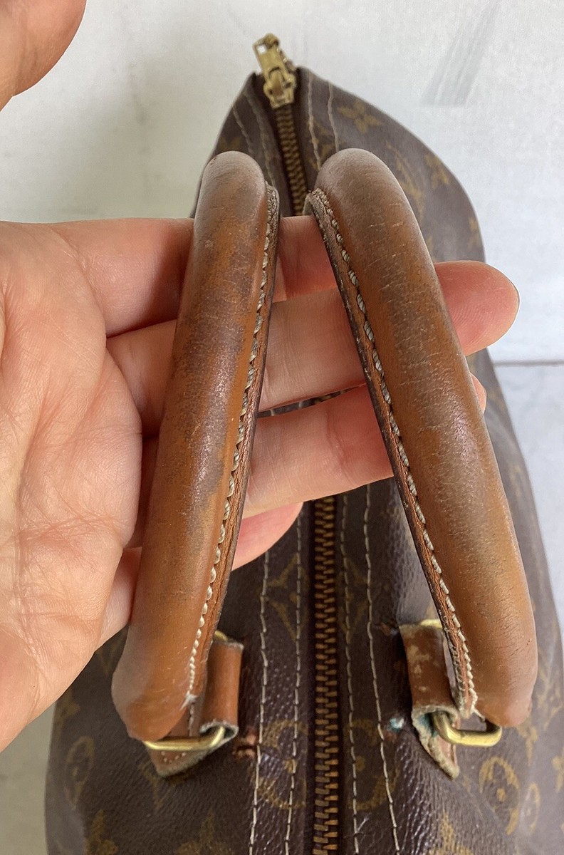 Vintage LOUIS VUITTON Saks Fifth Avenue Monogram Speedy Bag Vintage LOUIS VUITTON Saks Fifth Avenue Monogram Speedy Bag