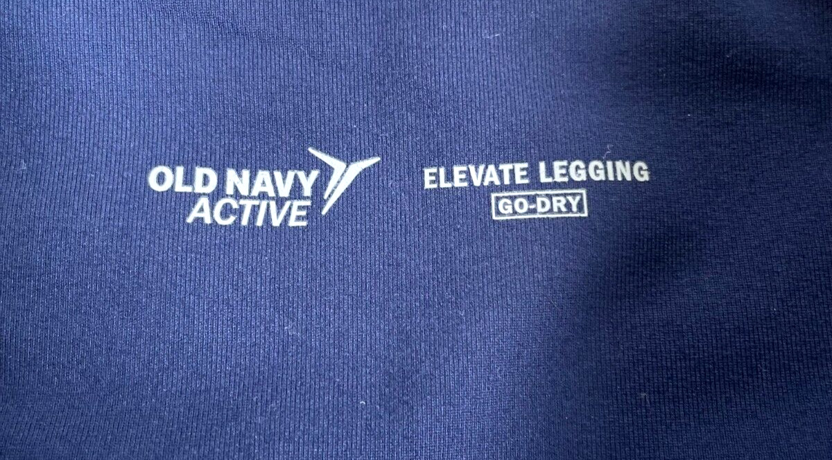 Old Navy Active Leaf Pattern Cropped Legging Size… - image 3