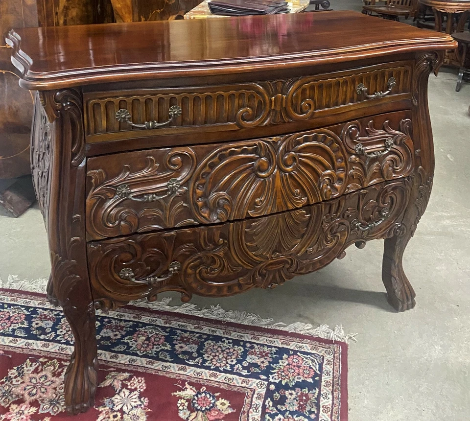 Consola cofre estilo antiguo campestre francés serpentina tallada a mano caoba Foto 3 de 4