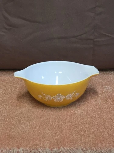 Vtg Mid-Century 1960’s Pyrex Butterfly Gold 1.5Qt #442 Cinderella Mixing Bowl