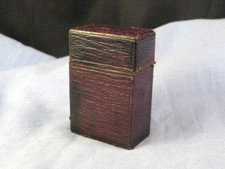 SMALL VICTORIAN ANTIQUE TRAVELLING LEATHER INKWELL BOX GLASS INK BOTTLE POT