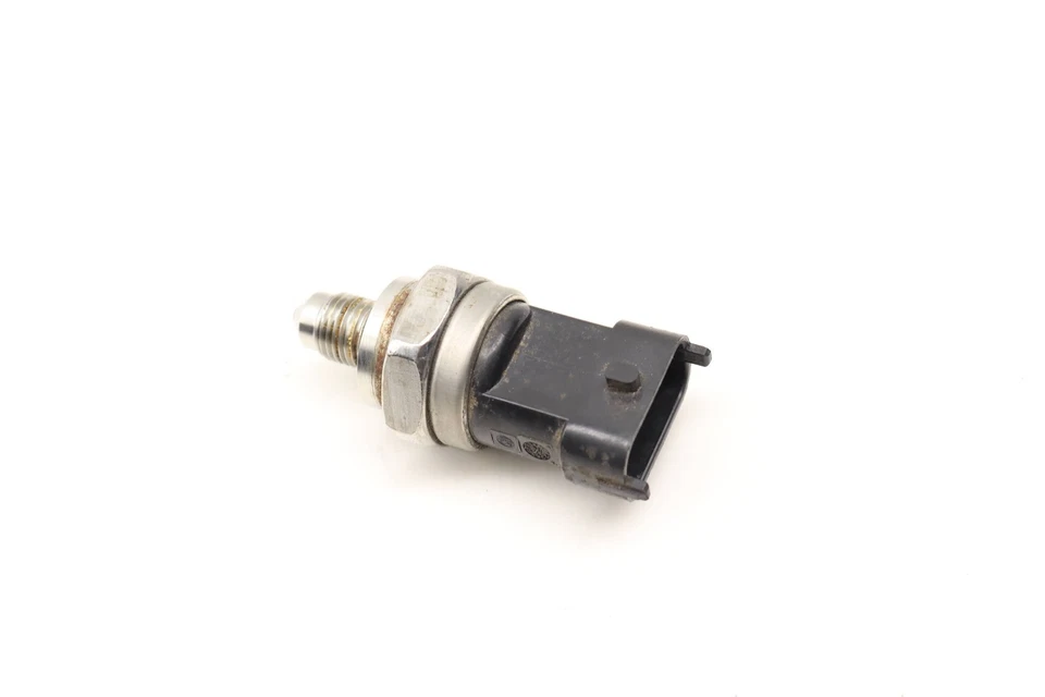 Porsche 911 2009-2016 - Sensor de presión de combustible 94860623001 Foto 2 de 4