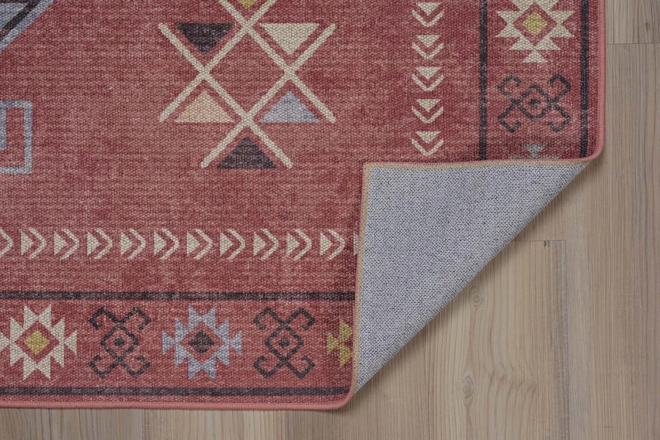 Linon Dillon Austin Red and Cream 3' X 5' Accent Rug - Image 4 of 4