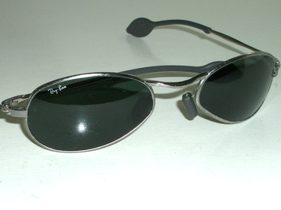 VINTAGE B&L RAY-BAN W2577 NWAS SLEEK GUNMETAL G15 UV ORBS WRAP SUNGLASSES