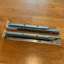 Par de correderas de cajón tándem de cierre suave 15" Blum 563H381 hechas en EE. UU. L 01B R 02B