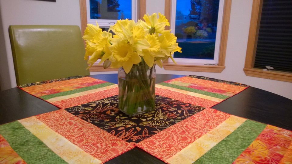 PLACEMAT TABLE TOPPER PATTERN The messy table solution! Reversible too ...