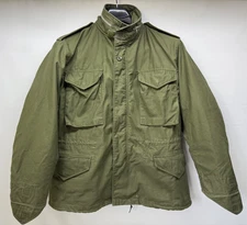 Vintage M-65 Field Jacket US Military Vietnam OG-107 With Hood  Medium Short