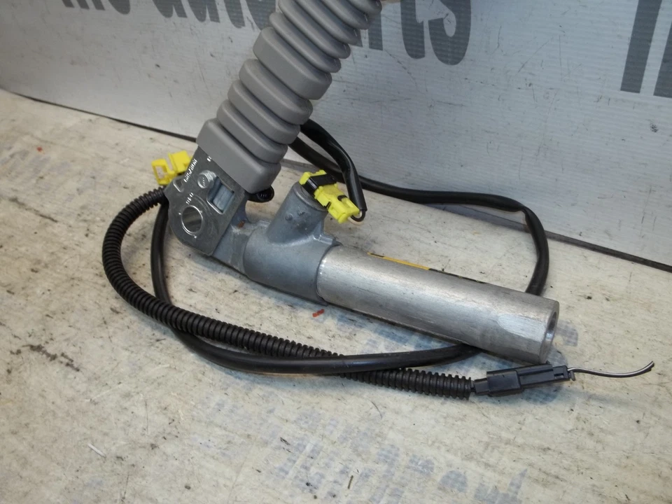 Cadillac CTS 2006-2007 lado del conductor delantero izquierdo cinturón de seguridad hebilla bloqueo pestillo OEM Foto 3 de 4