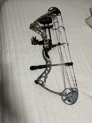 Bowtech Camo Compound Bow for Bow Hunting w/ Sight 