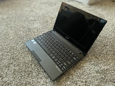 Acer Aspire One PAV70 Netbook with Windows 7 Starter Edition