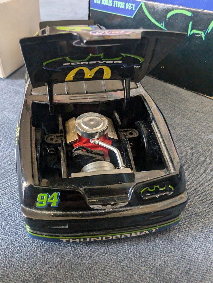 1995 Racing Champions 1/24 Diecast Bank W/Key Batman ThunderBat #94 Bill Elliot - Image 2 of 4