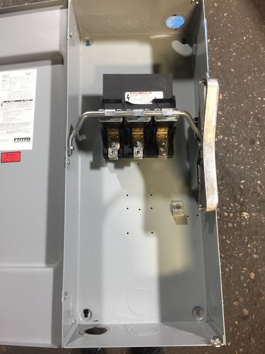 MURRAY GU324 SAFETY SWITCH 240 VAC 250 VDC 200 AMP 60 MAX HP 3 PHASE TYPE 1 - Picture 7 of 12