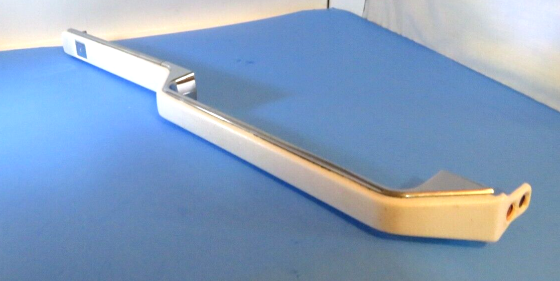 GE Refrigerator TBX19DAX: Freezer Door Handle 21