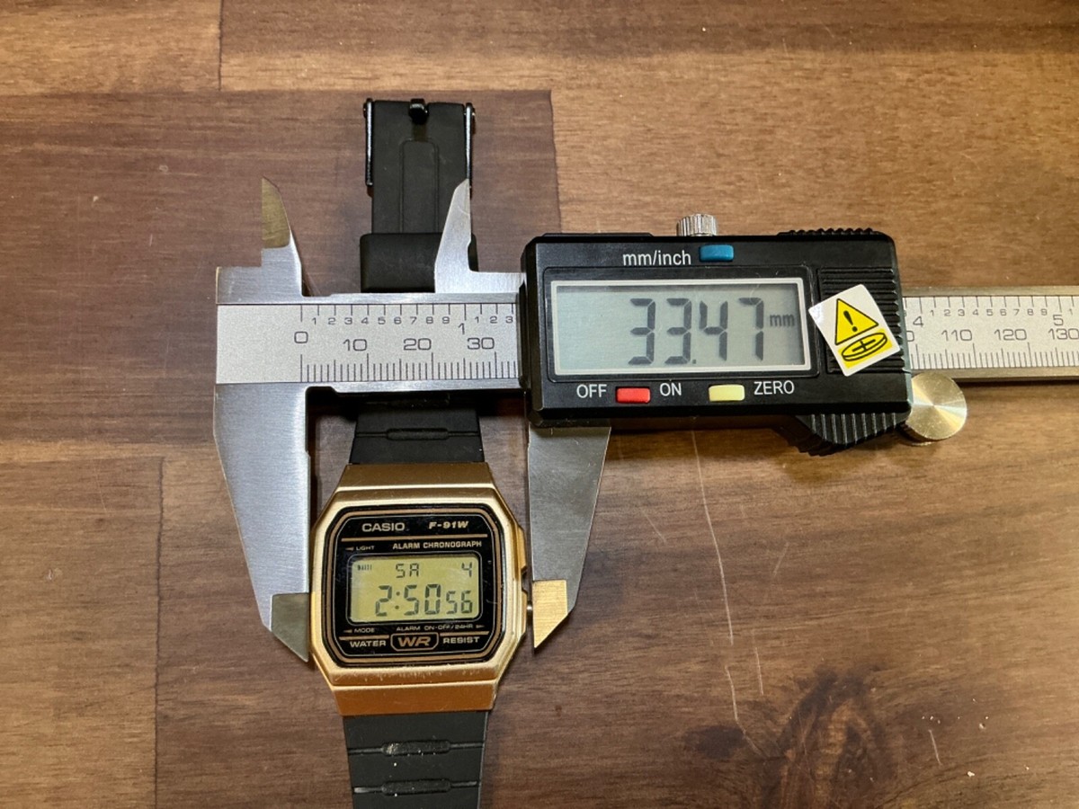 Vintage 1990s CASIO F-91W (593) Men's 35mm Digital Watch Alarm