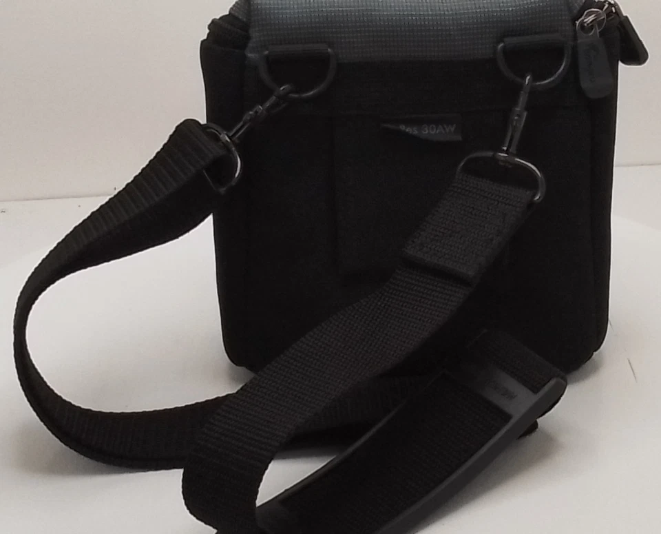 Lowepro D-Res 30AW All weather camera case with All Weather Cover - Image 4 of 4