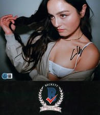 CHASE SUI WONDERS SIGNED BEAUTIFUL BUSTY BRUNETTE 8X10 PHOTO BECKETT BAS COA