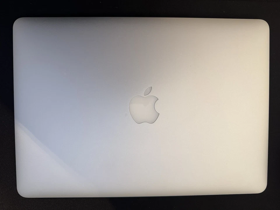 Apple MacBook Air 13,3 Zoll (128GB SSD, Intel Core i5 5. Gen., 8GB RAM) 2017 - Bild 2 von 4