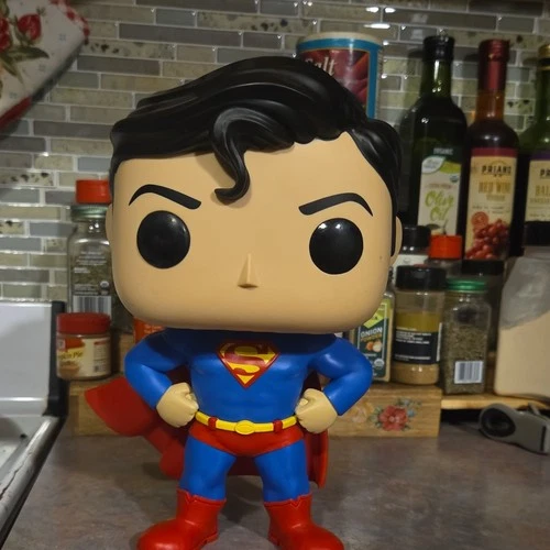 Funko Pop! Vinyl Superman DC Universe Superheroes Collectible Figure