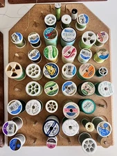VTG Sewing Thread Spool Rack Bobbin 51 Pegs Wood Wall Display Greens Wicked