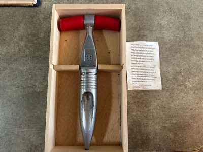 VINTAGE SUPER DIBBLE GARDEN BULB SEED PLANTING TOOL IN BOX AS MADE IN CANADA