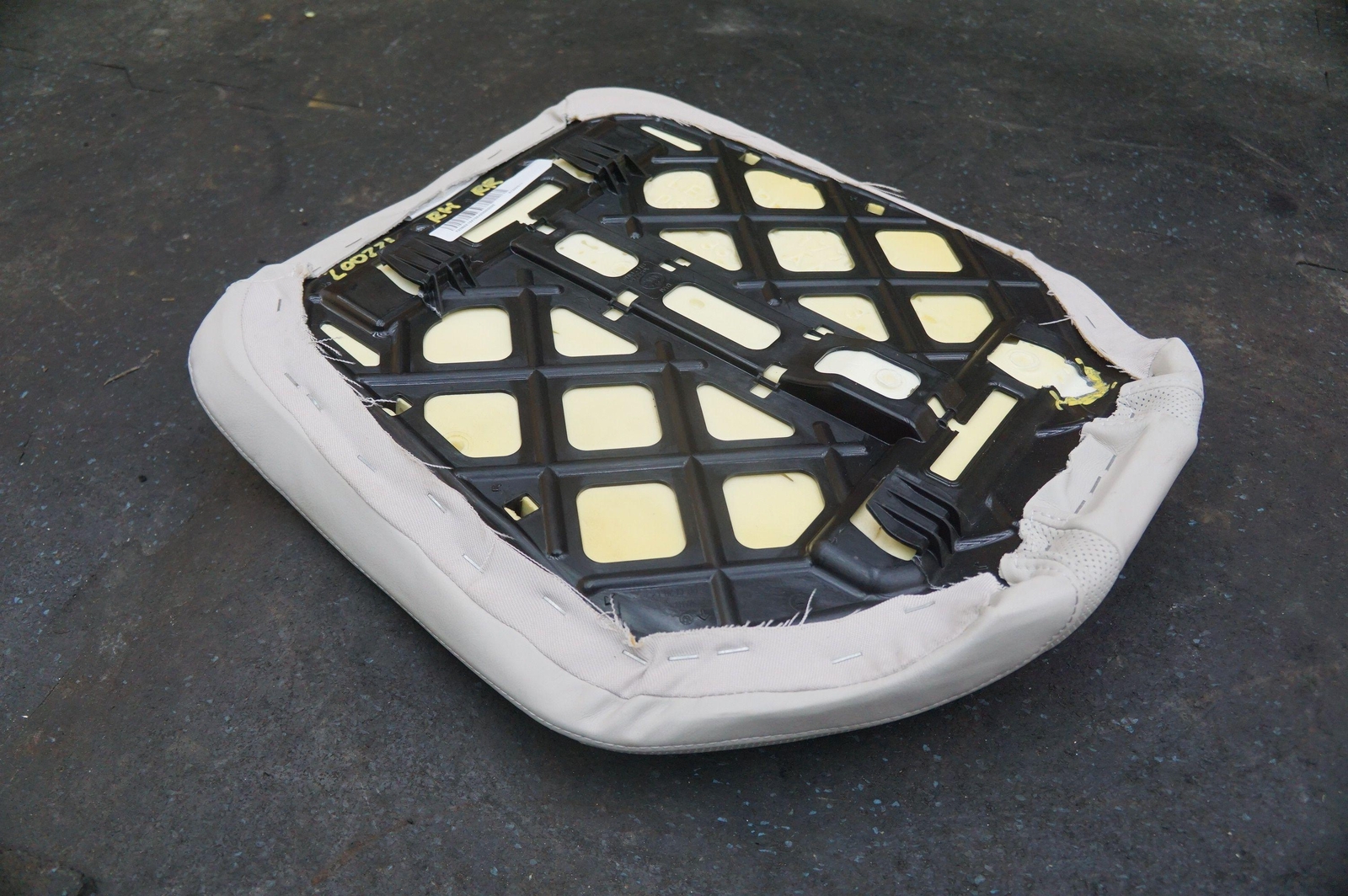 Rear Upper Back Seat Panel Cushion Ivory 52207409985 OEM BMW i8 2014-19 *Note*