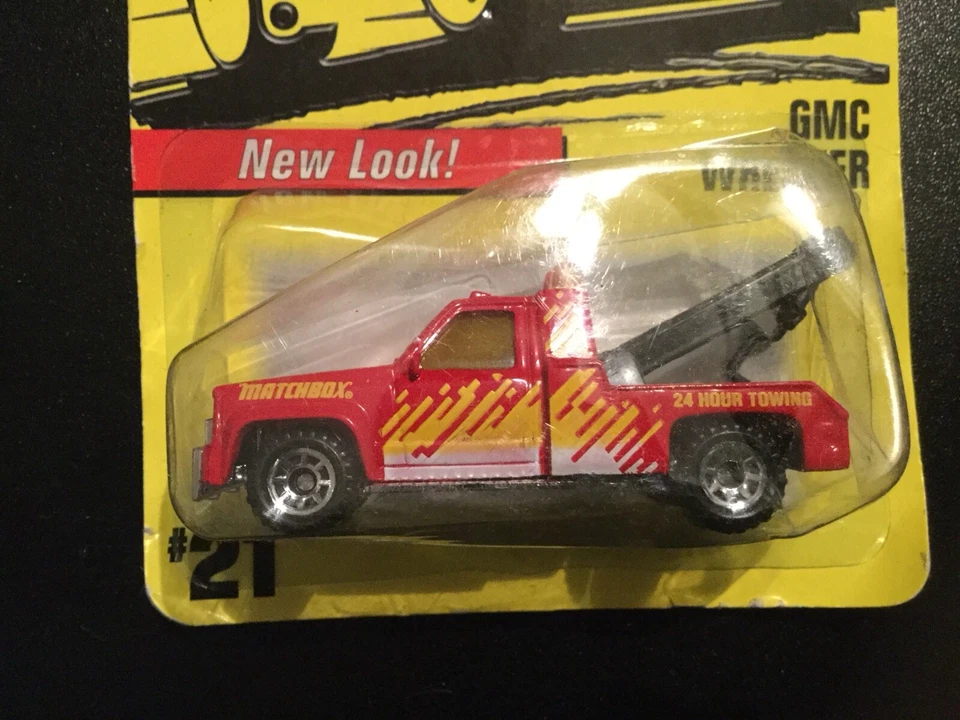 Matchbox 1987 GMC Wrecker Red - Image 2 of 4