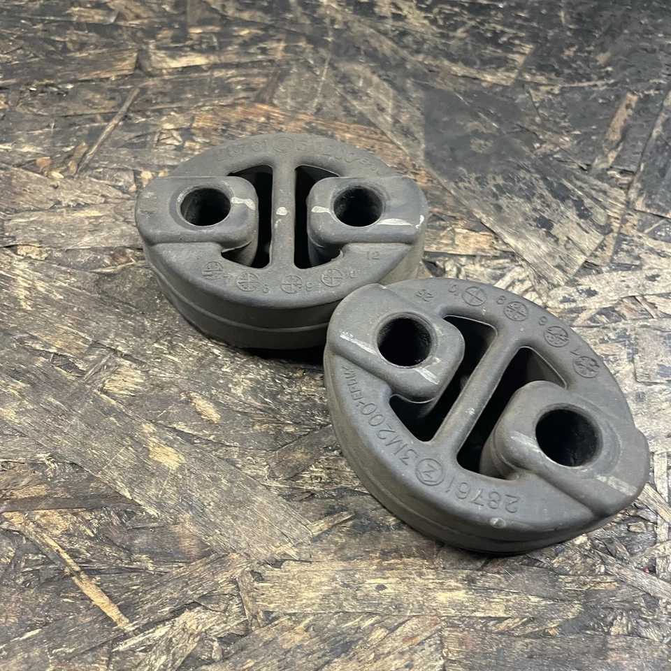 Hyundai Genesis 2010-2016 cupé suspensión de escape montaje de goma fabricante de equipos originales usado Foto 3 de 4