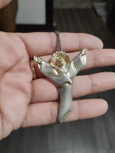 Vintage 1982 Signed Valerie Skidmore Modernist Risen Christ Pendant Necklace