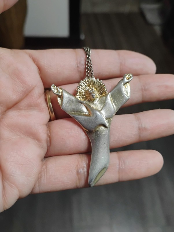 Vintage 1982 Signed Valerie Skidmore Modernist Risen Christ Pendant Necklace