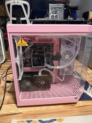 Pink hyte y70 Ryzen 5 3600 | RTX 4060 | 2TB SSD | 850W | TRYX PANORAMA 240mm AIO