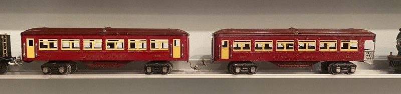 LIONEL 1685 & 1687 possibly 1935 version Dark Red w/Marron Roof please read desc