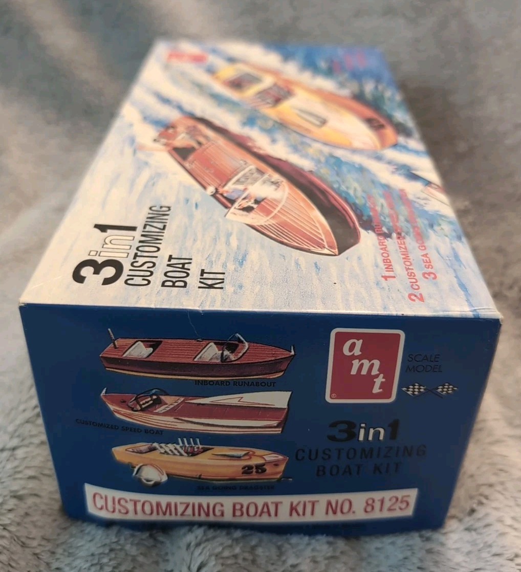 AMT Scale Model No. 8125 3in1 Customizing Boat Kit  Chris-Craft Runabout