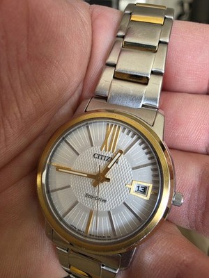 Citizen Armbanduhr Eco Drive Damen Edelstahl Silber Und Gold.