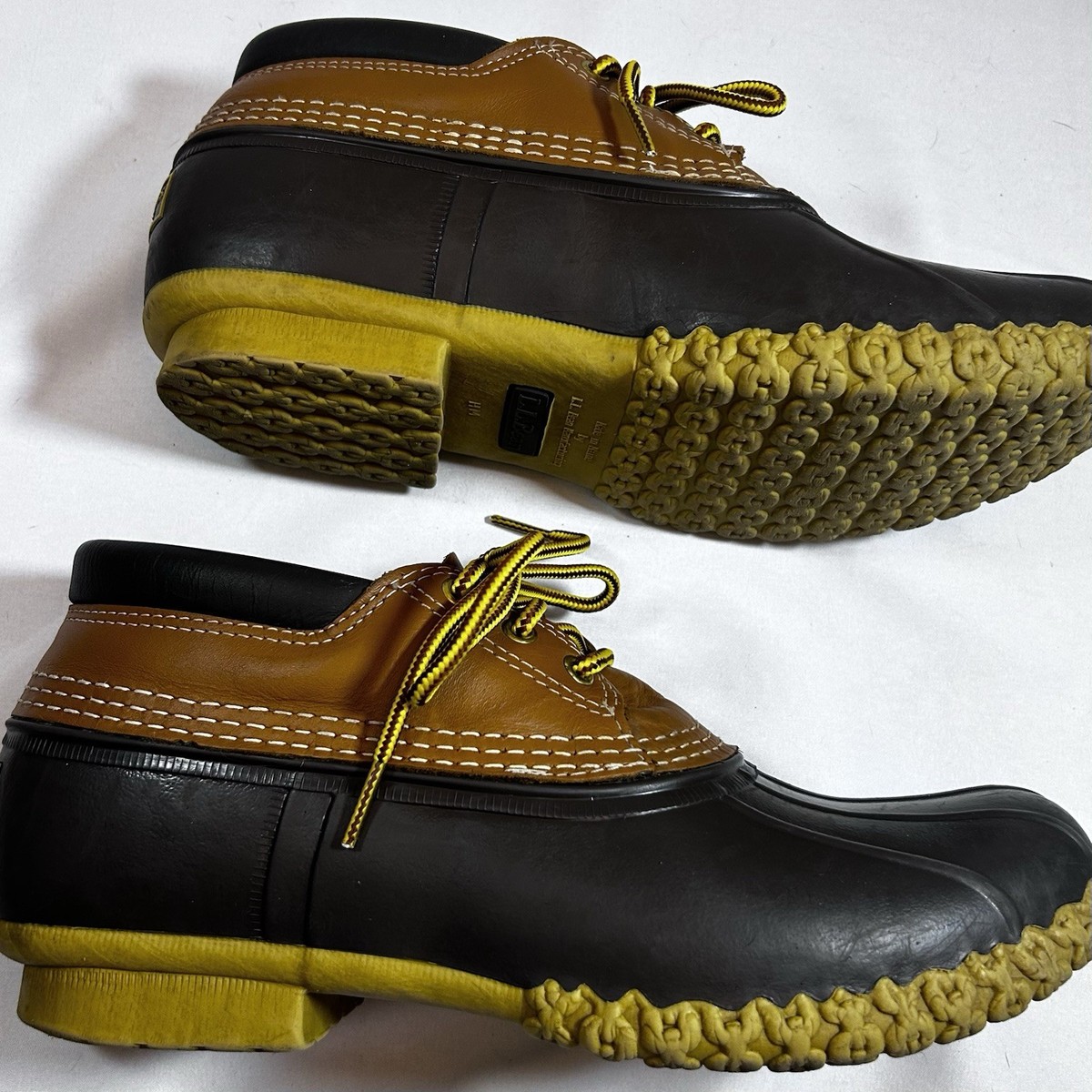 LL Bean 3 Eye Low Duck Boots Gumshoe Size 10 M Brown  display picture 1