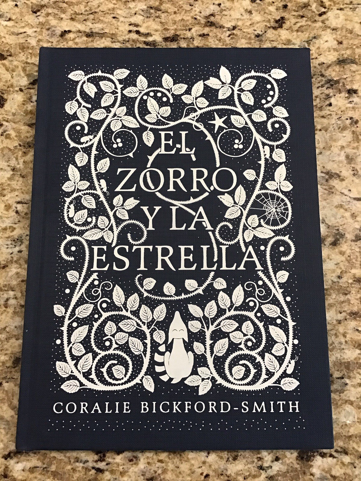 El zorro y la estrella / The Fox and the Star (Spanish Edition)