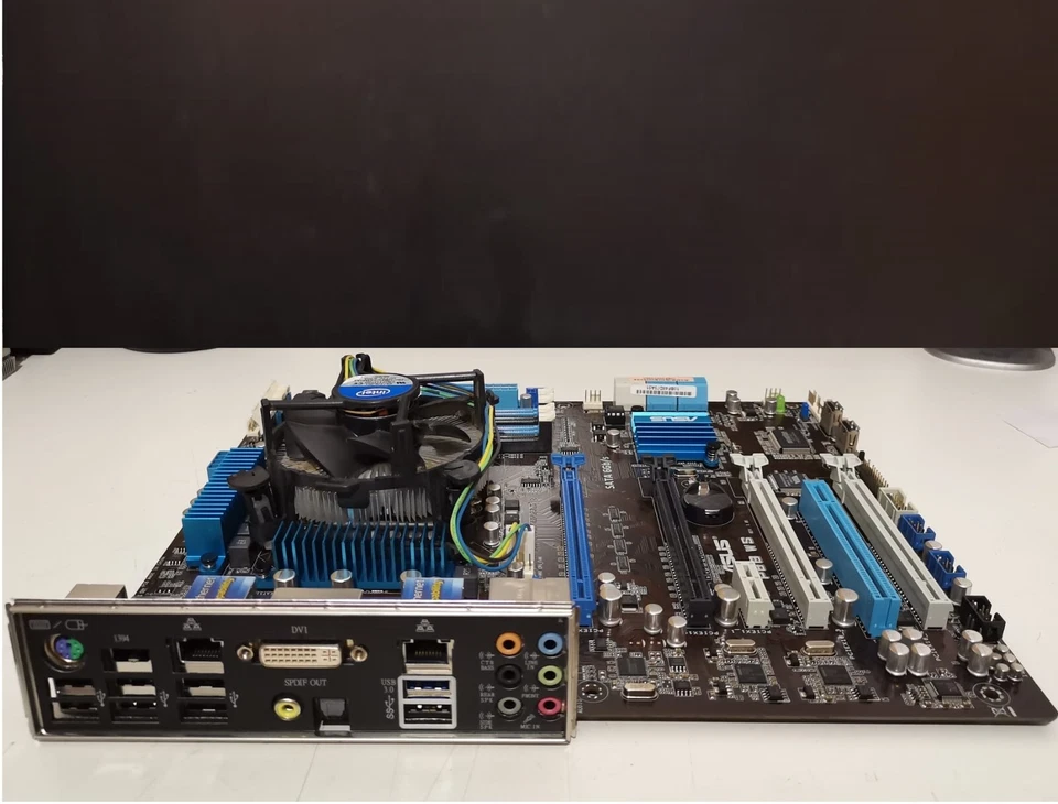 CPU PROCESSORE INTEL CORE i7-3770 3.40GHz + SCHEDA MADRE ASUS P8B WS - ATX - Immagine 3 di 4