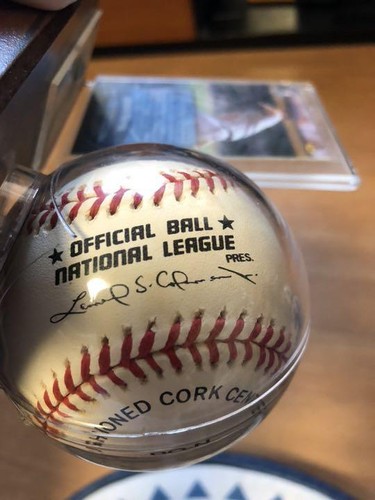 Nomo Hideo autographed ball with certificate w/card TOPPS FINEST PROTECTOR 240 - Picture 9 of 10