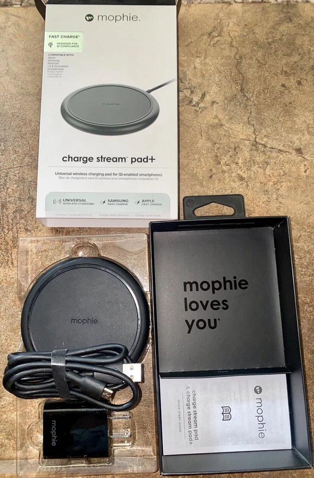 mophie 10w Qi Fast Charge Wireless Charger - Image 2 of 4